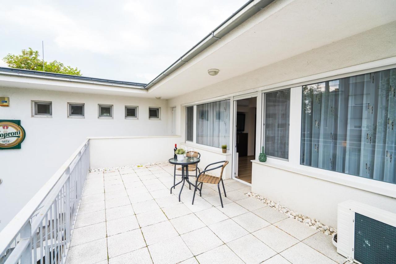 Siesta Sziget - Balaton-Parti Apartmanok Siofok Exterior photo